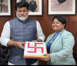 Honorable Industries Minister Uday Samant With Sangeeta Mishra Honorable Industries Minister Uday Samant With Sangeeta Mishra
